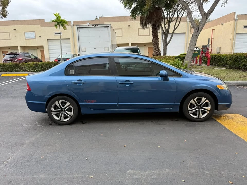 2011 Honda Civic 8th Gen - Image 7 of 11