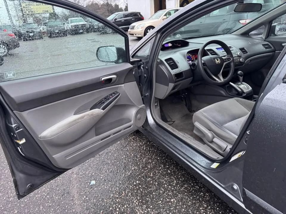 2011 Honda Civic 8th Gen - Image 9 of 15