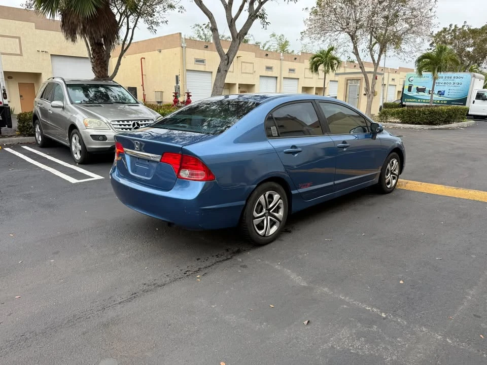 2011 Honda Civic 8th Gen - Image 5 of 11