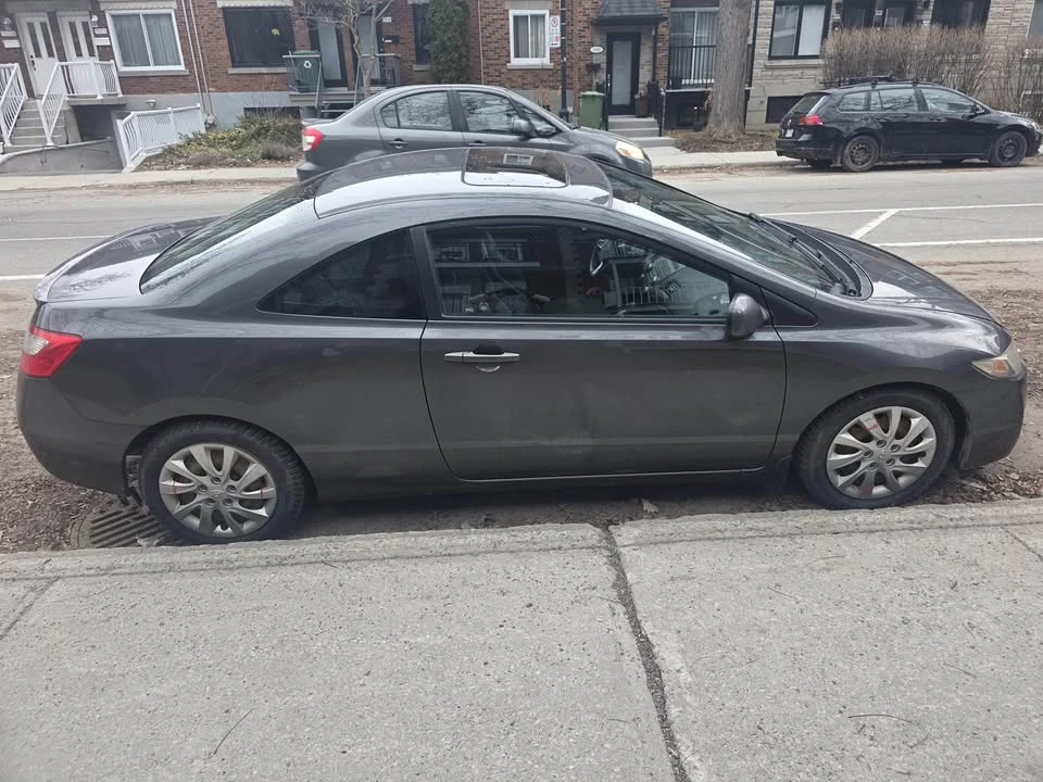 2011 Honda Civic 8th Gen - Image 17 of 20