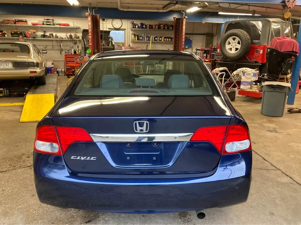 2011 Honda Civic 8th Gen - Image 4 of 13
