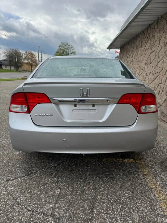 2011 Honda Civic 8th Gen - Image 4 of 10