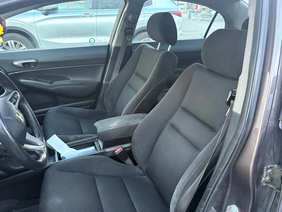 2011 Honda Civic 8th Gen - Image 7 of 10