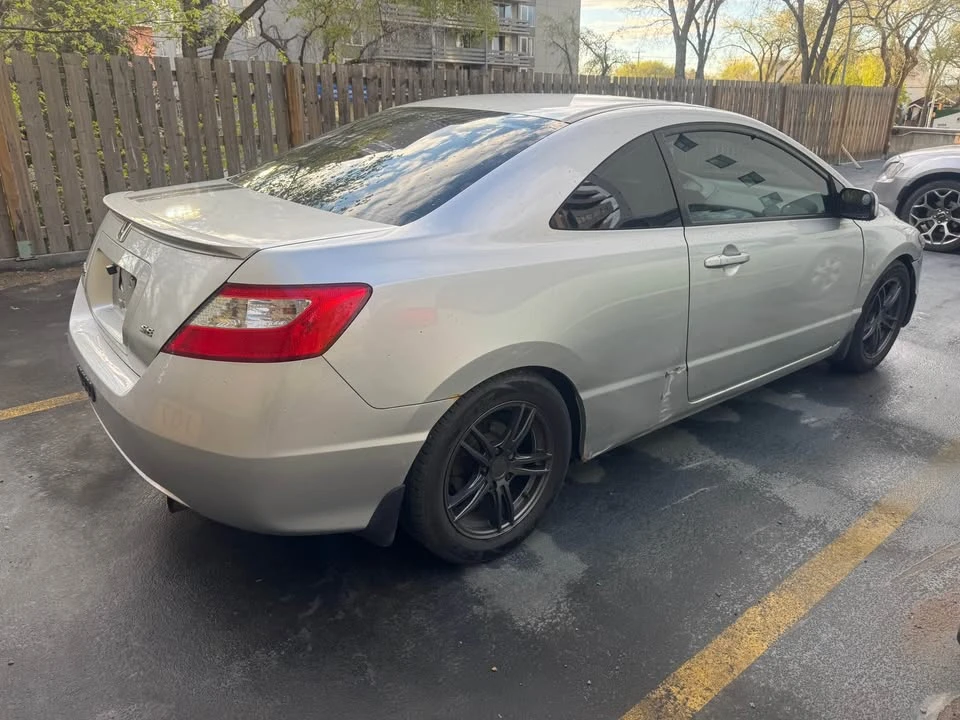 2011 Honda Civic 8th Gen - Image 4 of 6