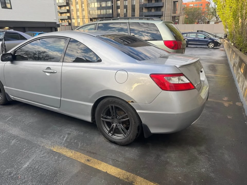 2011 Honda Civic 8th Gen - Image 3 of 6