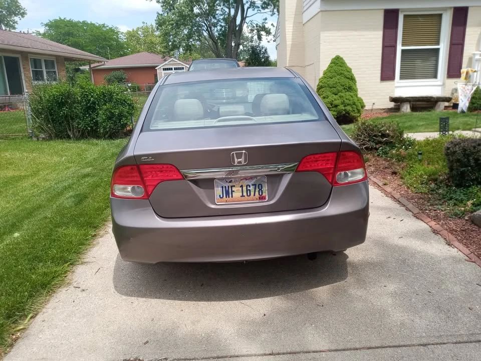 2011 Honda Civic 8th Gen - Image 4 of 4