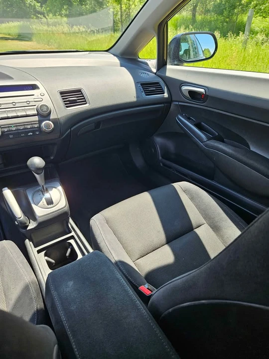 2011 Honda Civic 8th Gen - Image 11 of 15
