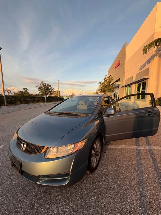 2011 Honda Civic 8th Gen - Image 4 of 18