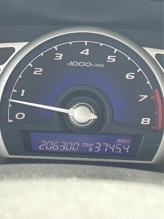 2011 Honda Civic 8th Gen - Image 2 of 7
