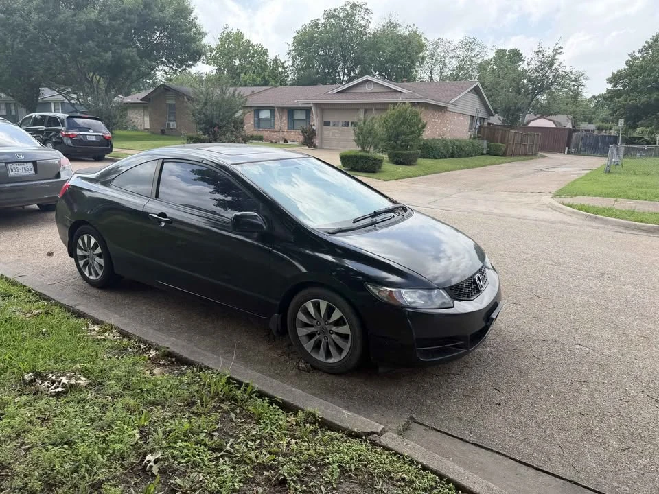 2011 Honda Civic 8th Gen - Image 3 of 5