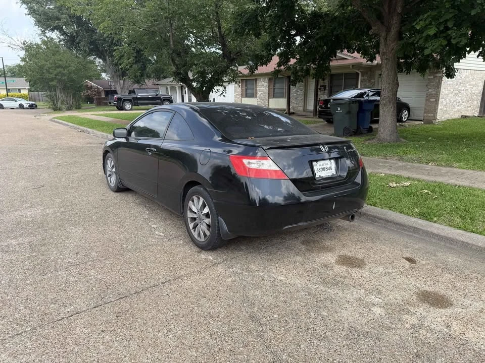 2011 Honda Civic 8th Gen - Image 2 of 5