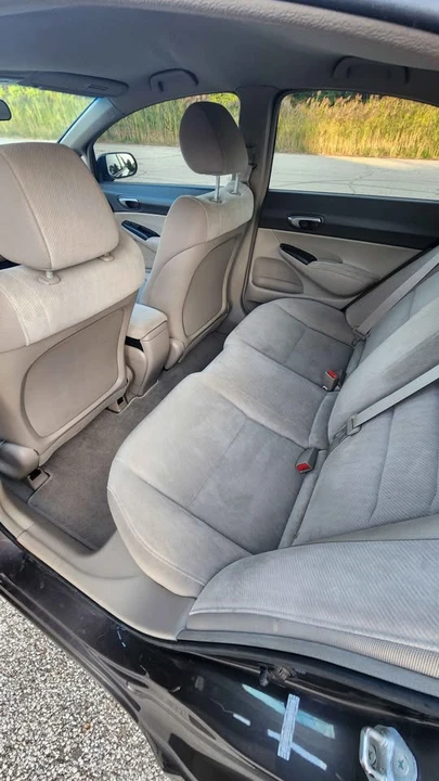 2011 Honda Civic 8th Gen - Image 7 of 12