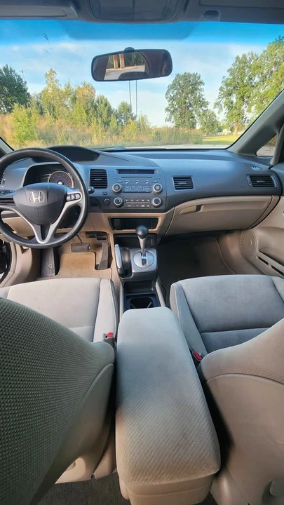 2011 Honda Civic 8th Gen - Image 6 of 12