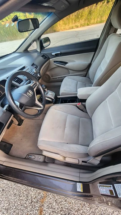 2011 Honda Civic 8th Gen - Image 8 of 12