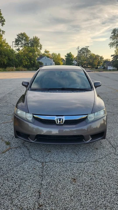 2011 Honda Civic 8th Gen - Image 3 of 12