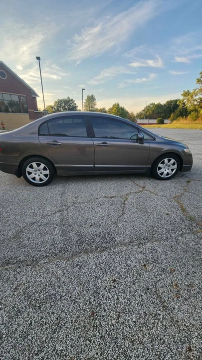 2011 Honda Civic 8th Gen - Image 2 of 12