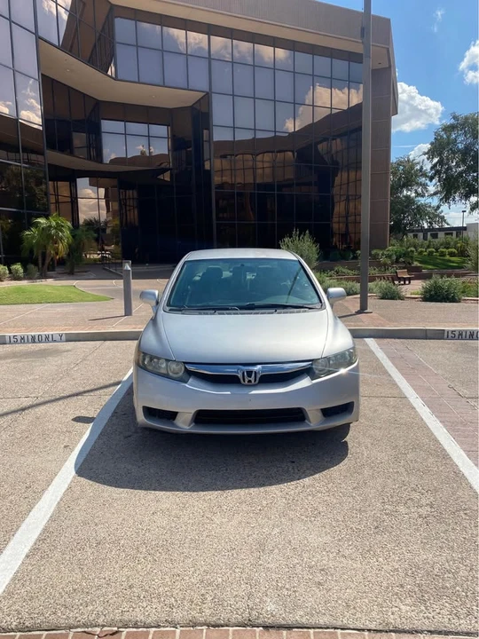 2011 Honda Civic 8th Gen - Image 2 of 5