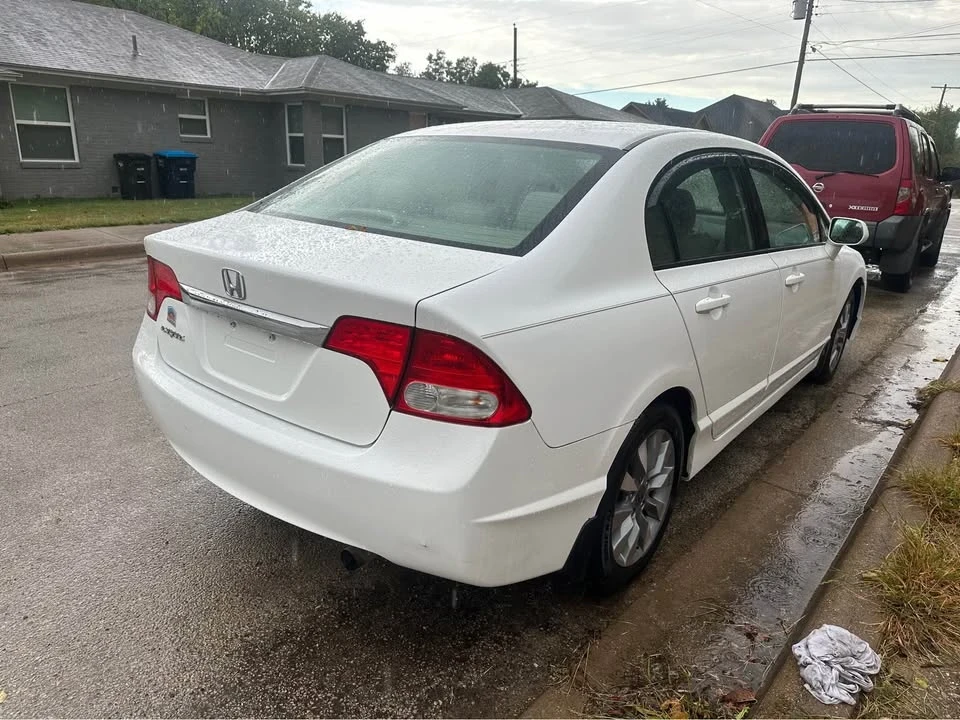 2011 Honda Civic 8th Gen - Image 5 of 8