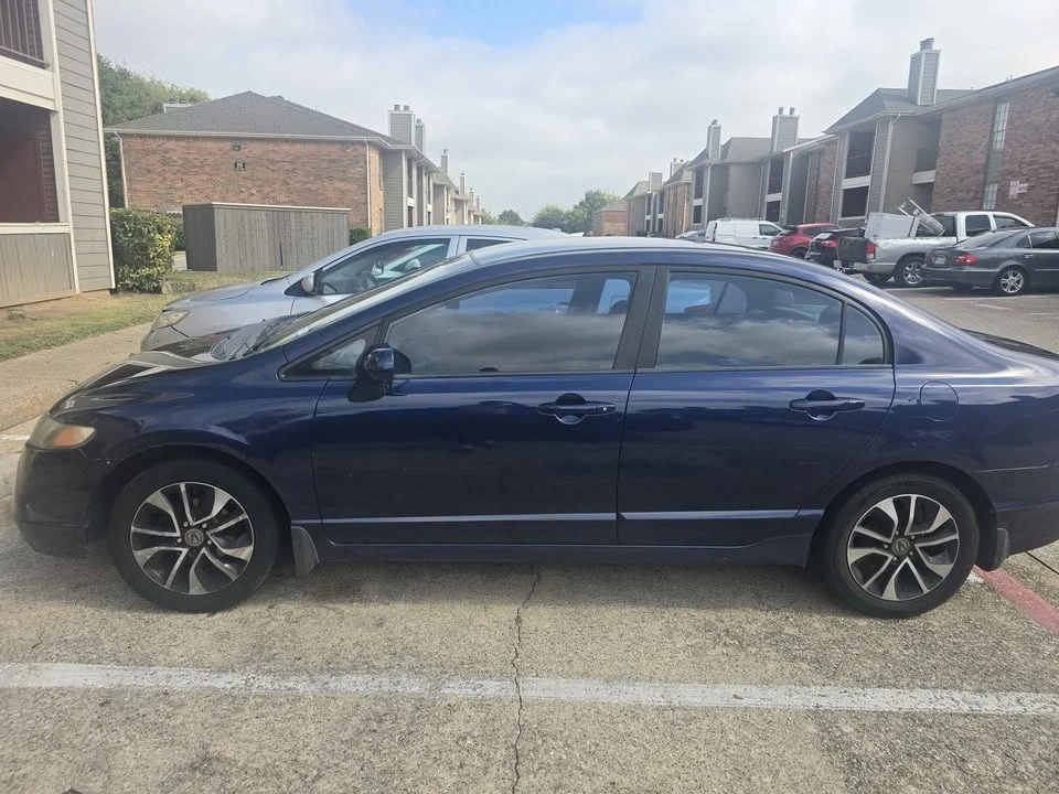 2011 Honda Civic 8th Gen - Image 4 of 4