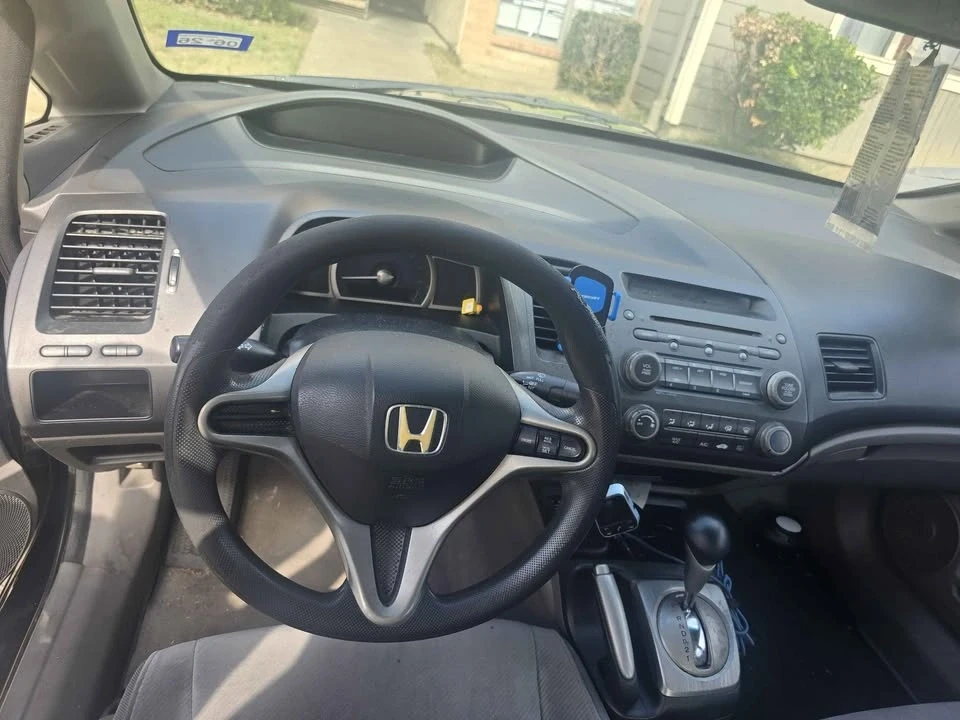 2011 Honda Civic 8th Gen - Image 2 of 4