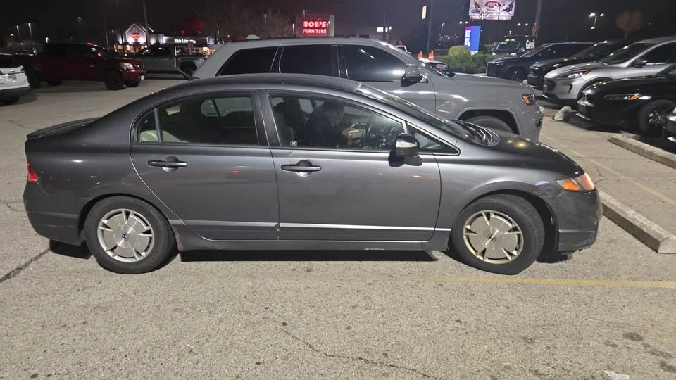 2011 Honda Civic 8th Gen - Image 3 of 3