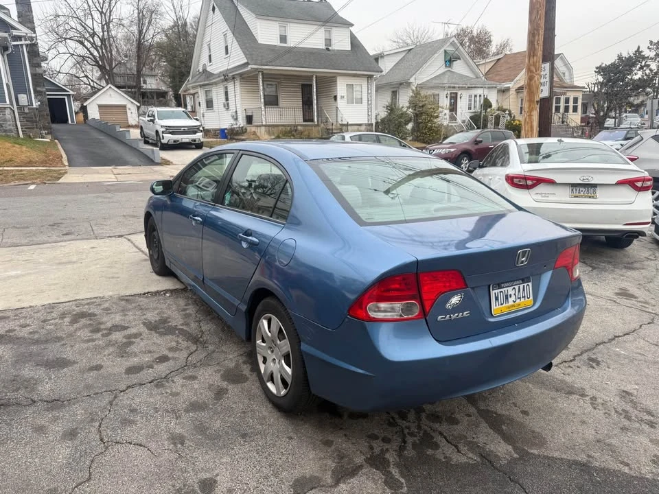 2011 Honda Civic 8th Gen - Image 4 of 8