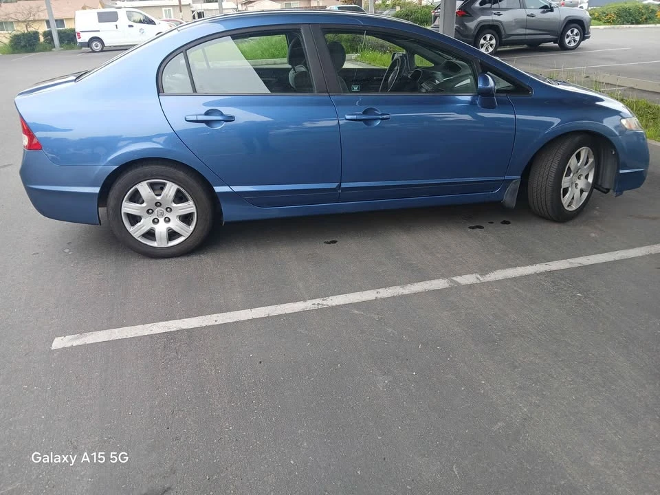 2011 Honda Civic 8th Gen - Image 3 of 7