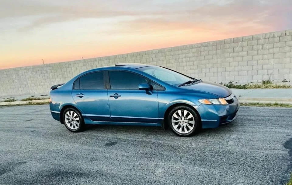 2011 Honda Civic 8th Gen - Image 5 of 9