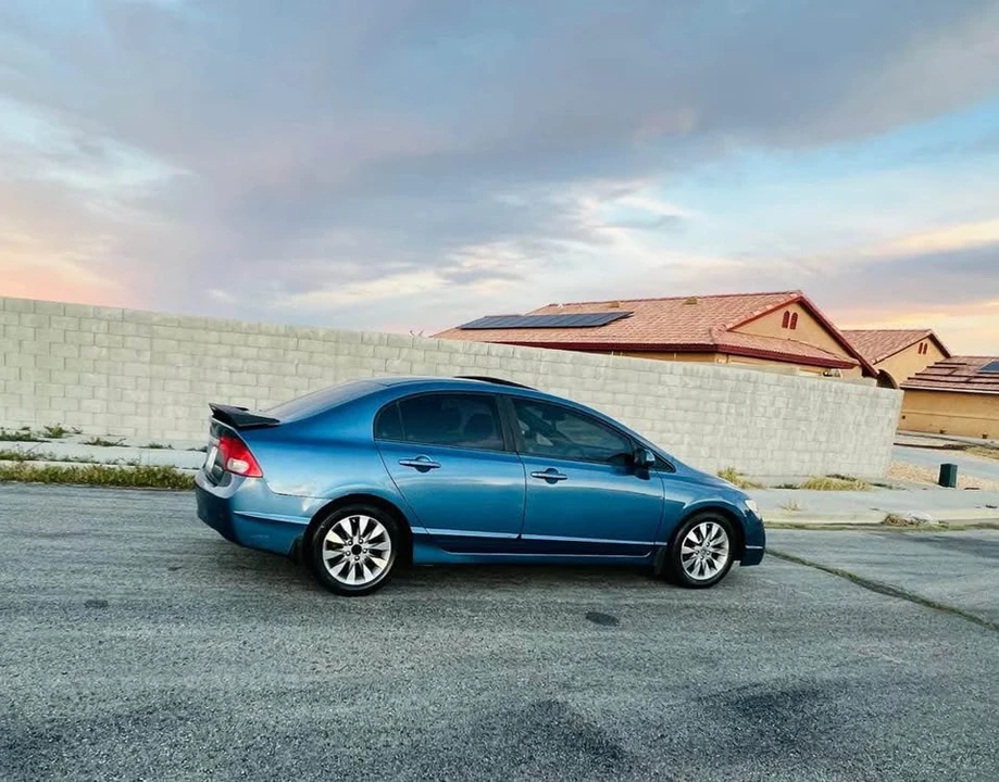 2011 Honda Civic 8th Gen - Image 4 of 9
