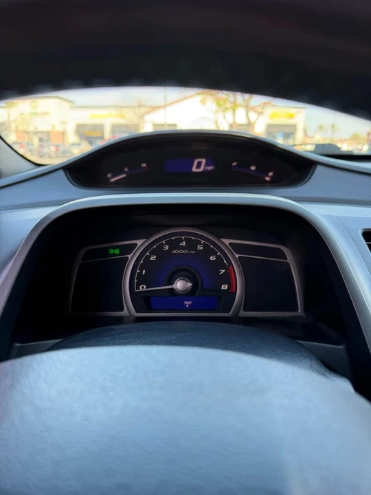 2011 Honda Civic 8th Gen - Image 8 of 9