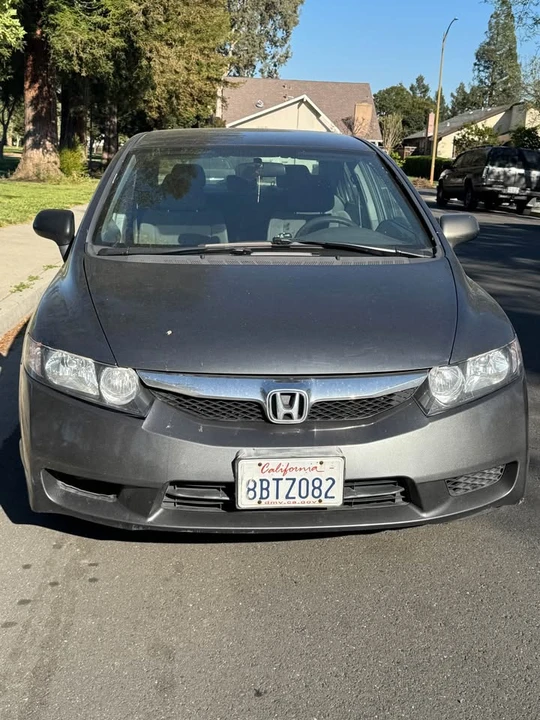 2011 Honda Civic 8th Gen - Image 2 of 6