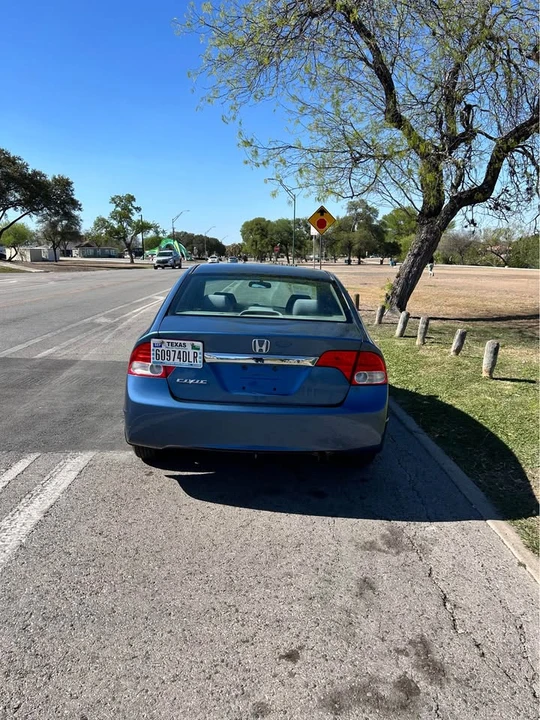 2011 Honda Civic 8th Gen - Image 3 of 7