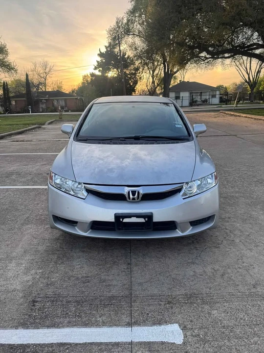 2011 Honda Civic 8th Gen - Image 3 of 9