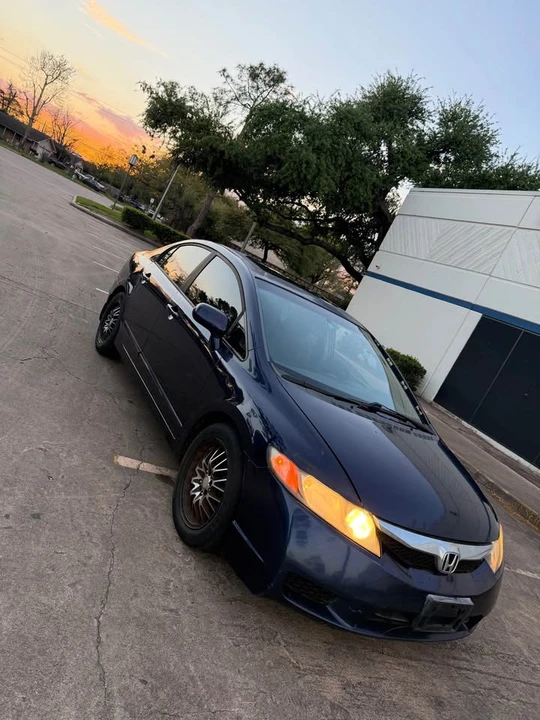 2011 Honda Civic 8th Gen - Image 5 of 11