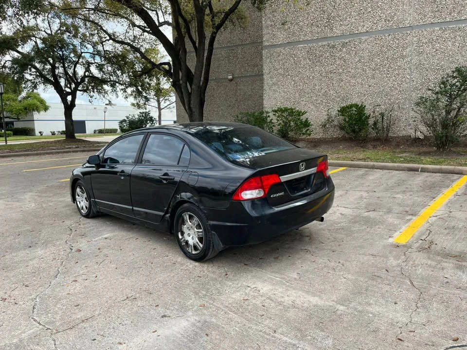 2011 Honda Civic 8th Gen - Image 2 of 15