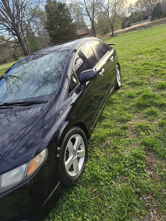 2011 Honda Civic 8th Gen - Image 5 of 6