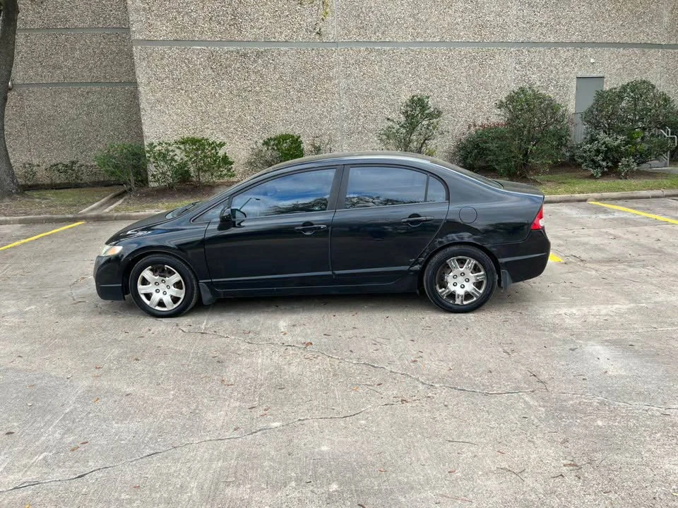 2011 Honda Civic 8th Gen - Image 3 of 15