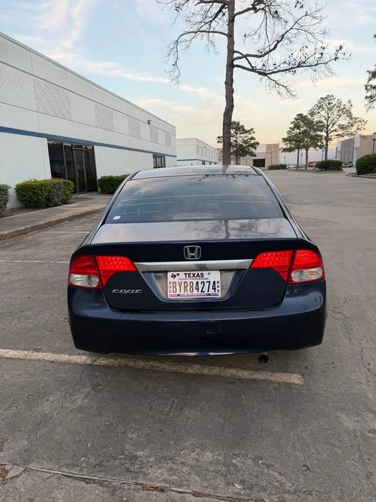 2011 Honda Civic 8th Gen - Image 3 of 11
