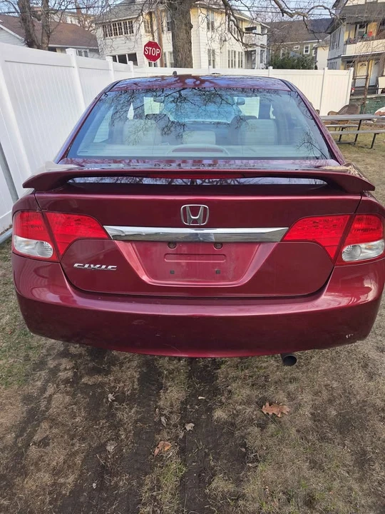 2011 Honda Civic 8th Gen - Image 2 of 6