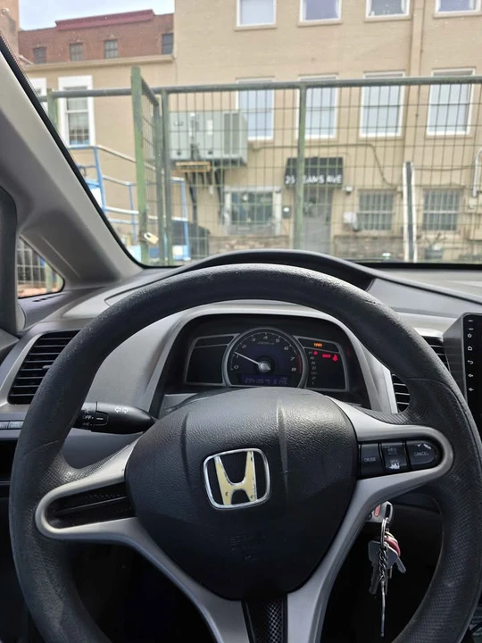 2011 Honda Civic 8th Gen - Image 2 of 6