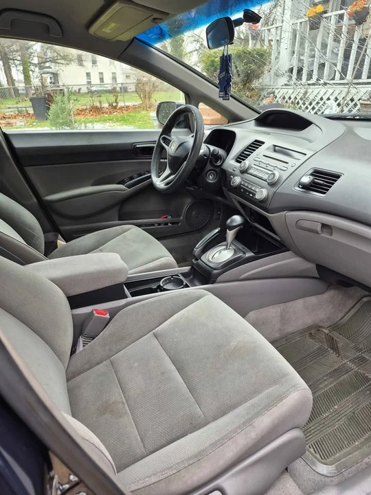 2011 Honda Civic 8th Gen - Image 3 of 6
