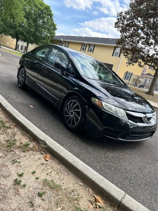 2011 Honda Civic 8th Gen - Image 10 of 17