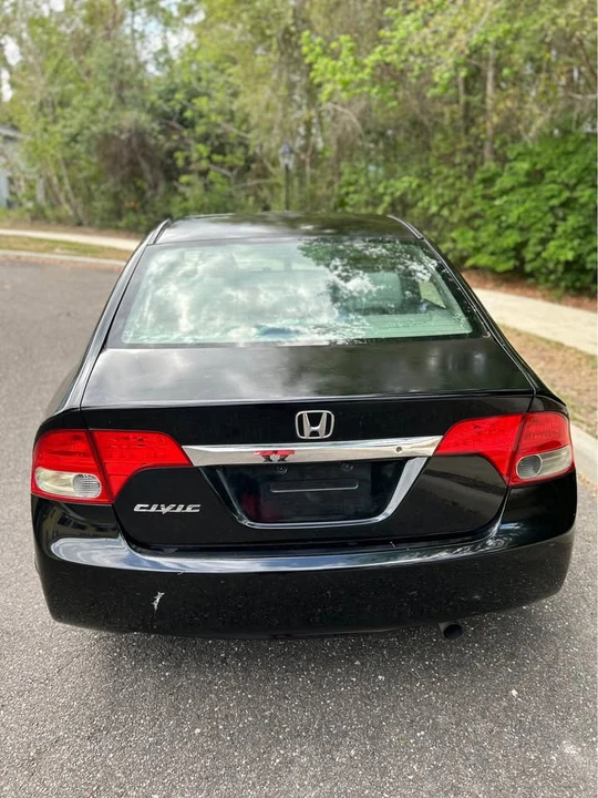 2011 Honda Civic 8th Gen - Image 4 of 17