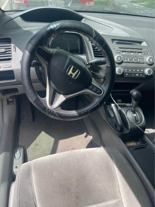 2011 Honda Civic 8th Gen - Image 3 of 10