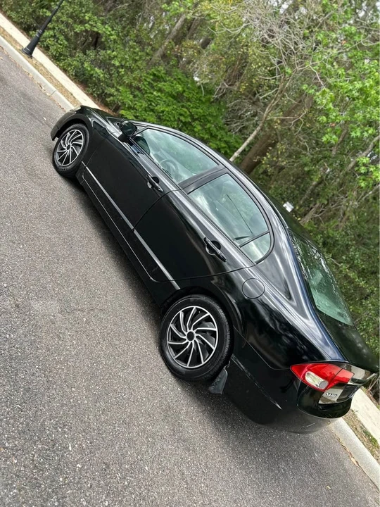 2011 Honda Civic 8th Gen - Image 14 of 17