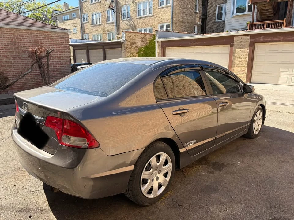 2011 Honda Civic 8th Gen - Image 4 of 11