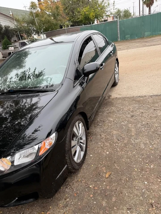 2011 Honda Civic 8th Gen - Image 3 of 8