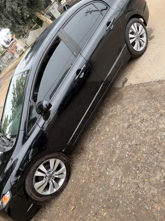 2011 Honda Civic 8th Gen - Image 4 of 8