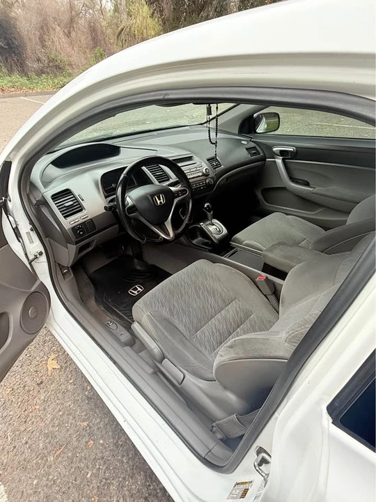 2011 Honda Civic 8th Gen - Image 5 of 8