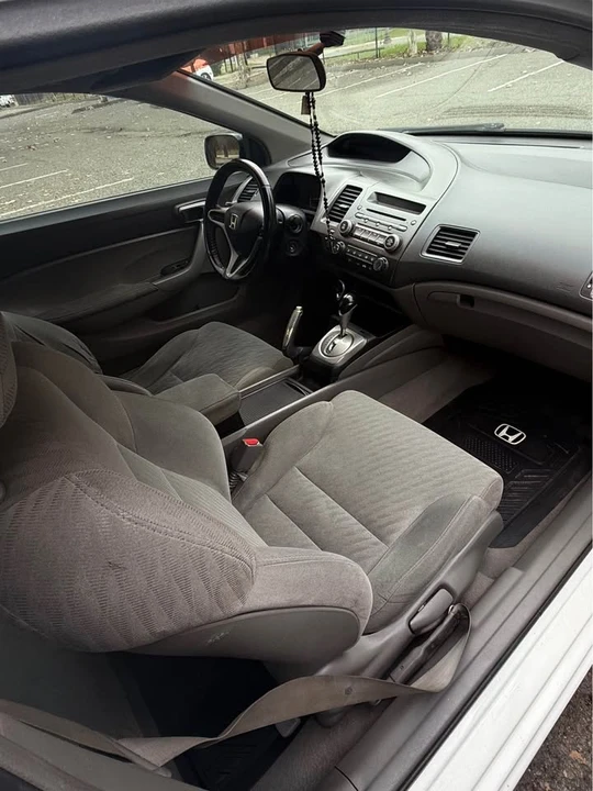 2011 Honda Civic 8th Gen - Image 6 of 8